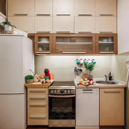 Aesthetic With Balcony 5min To Republic Square *