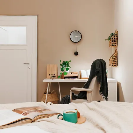 Aesthetic With Balcony 5min To Republic Square