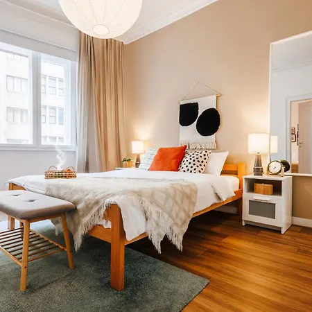 Aesthetic With Balcony 5min To Republic Square アパート