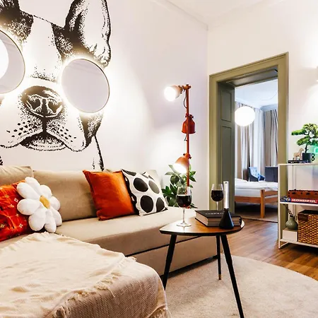 アパート Aesthetic With Balcony 5min To Republic Square ベオグラード