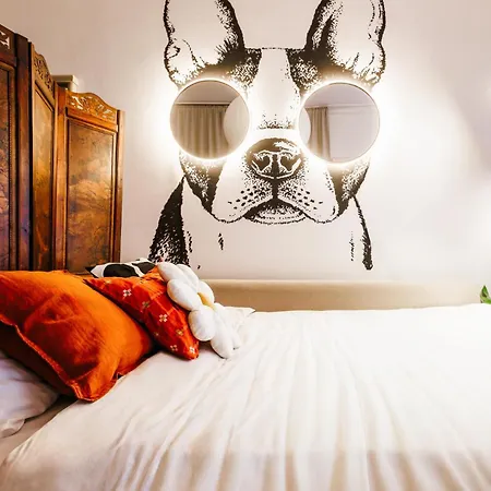 Aesthetic With Balcony 5min To Republic Square *